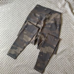 alo yoga High Waisted vapor leggings